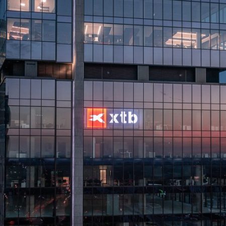 XTB Shares Peak: Record Dividend Sends Market Soaring